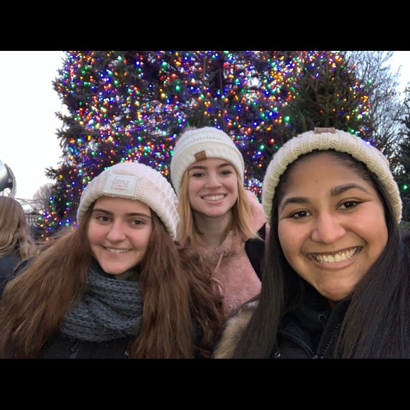 Meet your Posher, Fiona - Picture 3 of 4